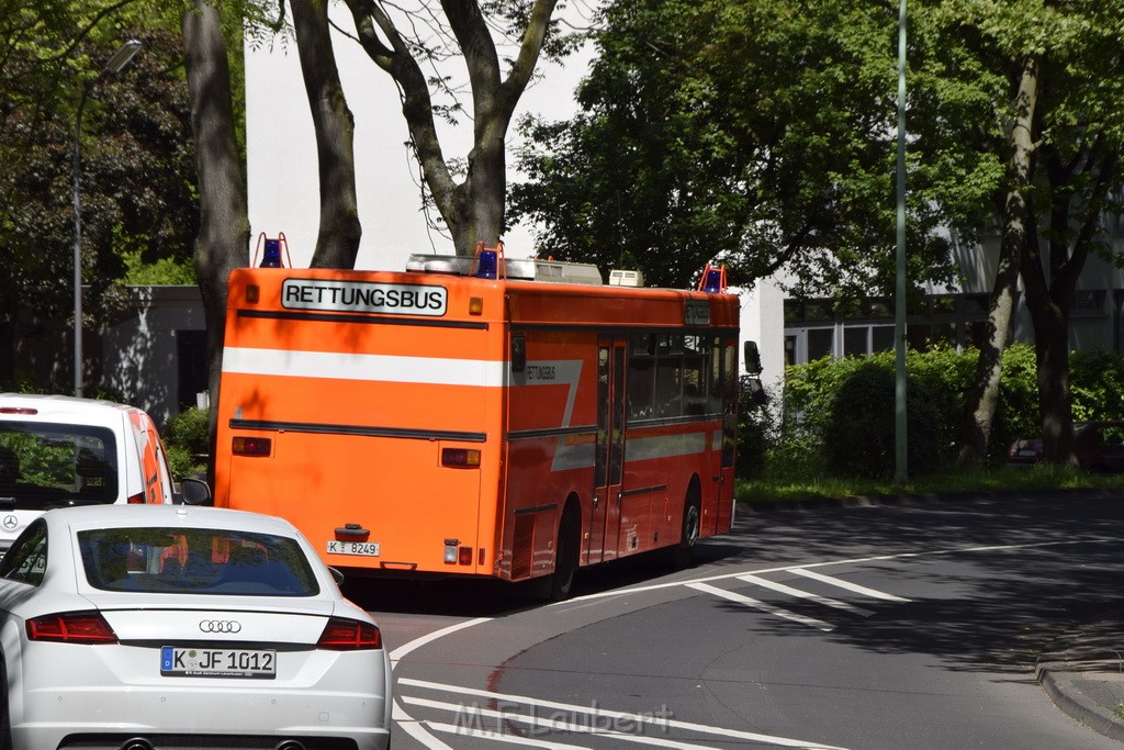 VU Schulbus Taxi Severinsbruecke Rich Innenstadt P27.JPG - Miklos Laubert